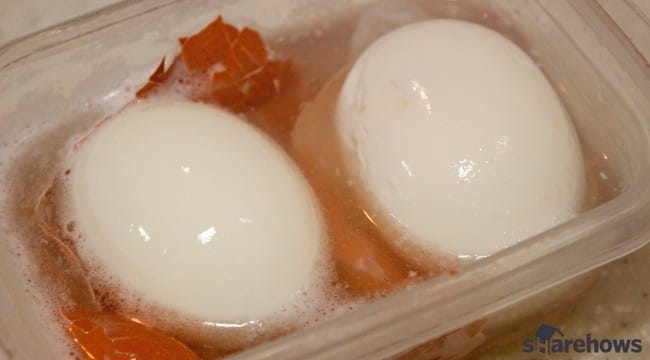 삶은 달걀 껍데기(껍질) 벗기는 방법