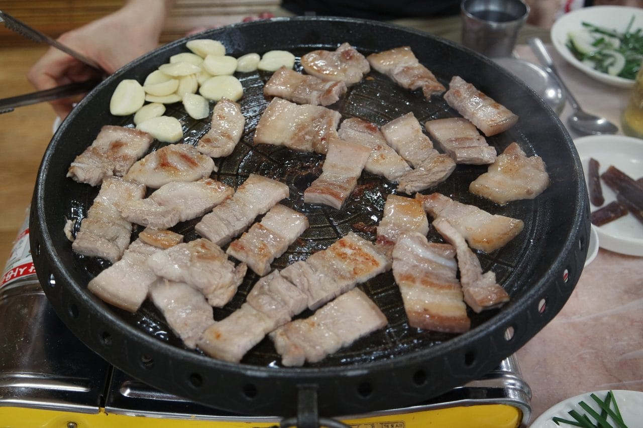 삼겹살 먹을 때 상추 vs 깻잎 찰떡 궁합은?