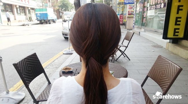 머리끈 없이 머리 묶는 방법 글 대표 이미지