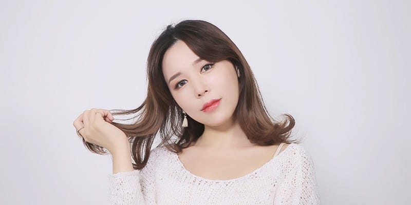 분위기 있어 보이는 버건디 메이크업 글 대표 이미지