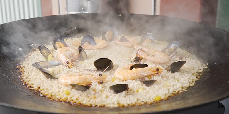 조선시대로 돌아간 푸드 크리에이터 소프의 '솥뚜껑 파에야'&'고구마맛탕' 레시피!! 글 대표 이미지