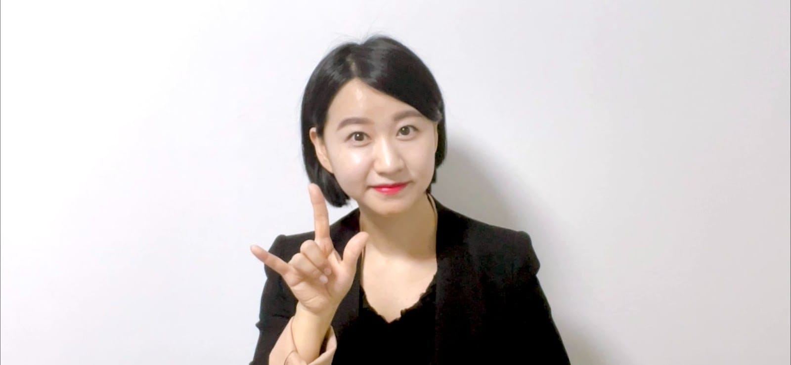 알아두면 좋은 기초 수어 7 가지 글 이미지