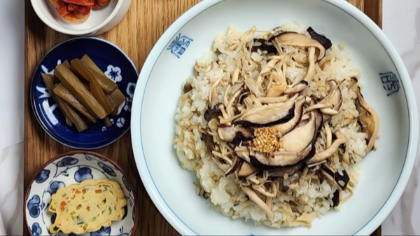 집에서도 간단하게! 향긋하게 맛있는 버섯냄비밥 글 이미지