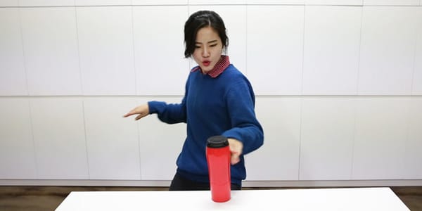 쓰러지지 않는 텀블러