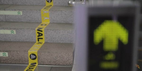 지하철역 에스컬레이터에 대한 작은 생각