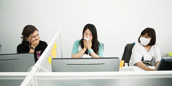 함께 있을 때 지켜야 할 기침 매너