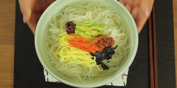 [오늘의 밥상] 후루룩~ 자꾸만 생각나는 잔치국수 한 그릇