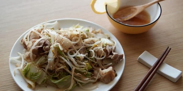 대패 삼겹살을 이용한 돼지고기 숙주 볶음!