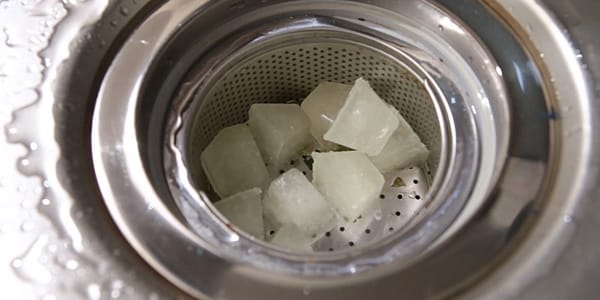 싱크대 관리팁 3가지 -물 때 청소부터 냄새 제거까지-