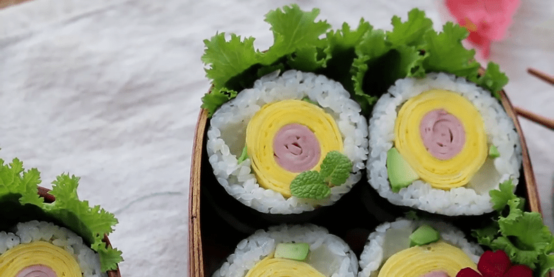 소풍 도시락으로 제격! 마음까지 화사해지는 꽃김밥