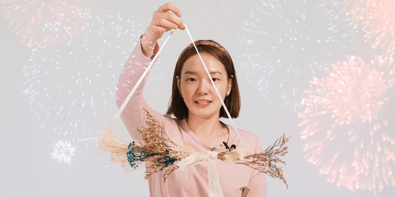 드라이플라워로 허전한 벽면 화사하게 꾸미는 방법